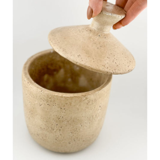 Aardewerk potje met deksel beige